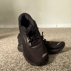 Like new Men’s Brooks Adrenaline GTS 20, black, medium width (D) size 10.5